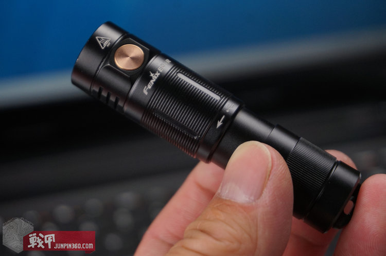 新款fenixe12v2.0迷你手电筒,fenix迷你手电筒e02r