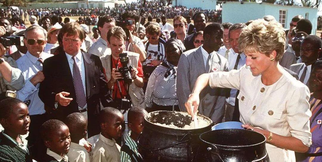 英国女王照片,英国女王多少岁了