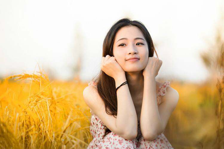 心已经对感情麻木了，泪已经流尽，还有什么是自己该值得守候的了