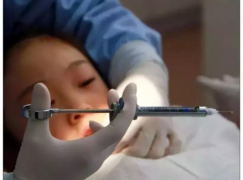 有人拔牙收100块，有人却收1000块！