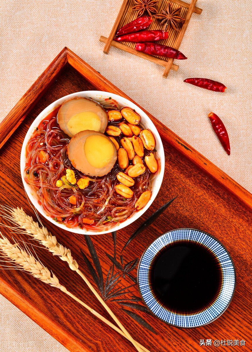 街头小吃超大型的鸡蛋卷你见过吗,全网最接地气的小吃