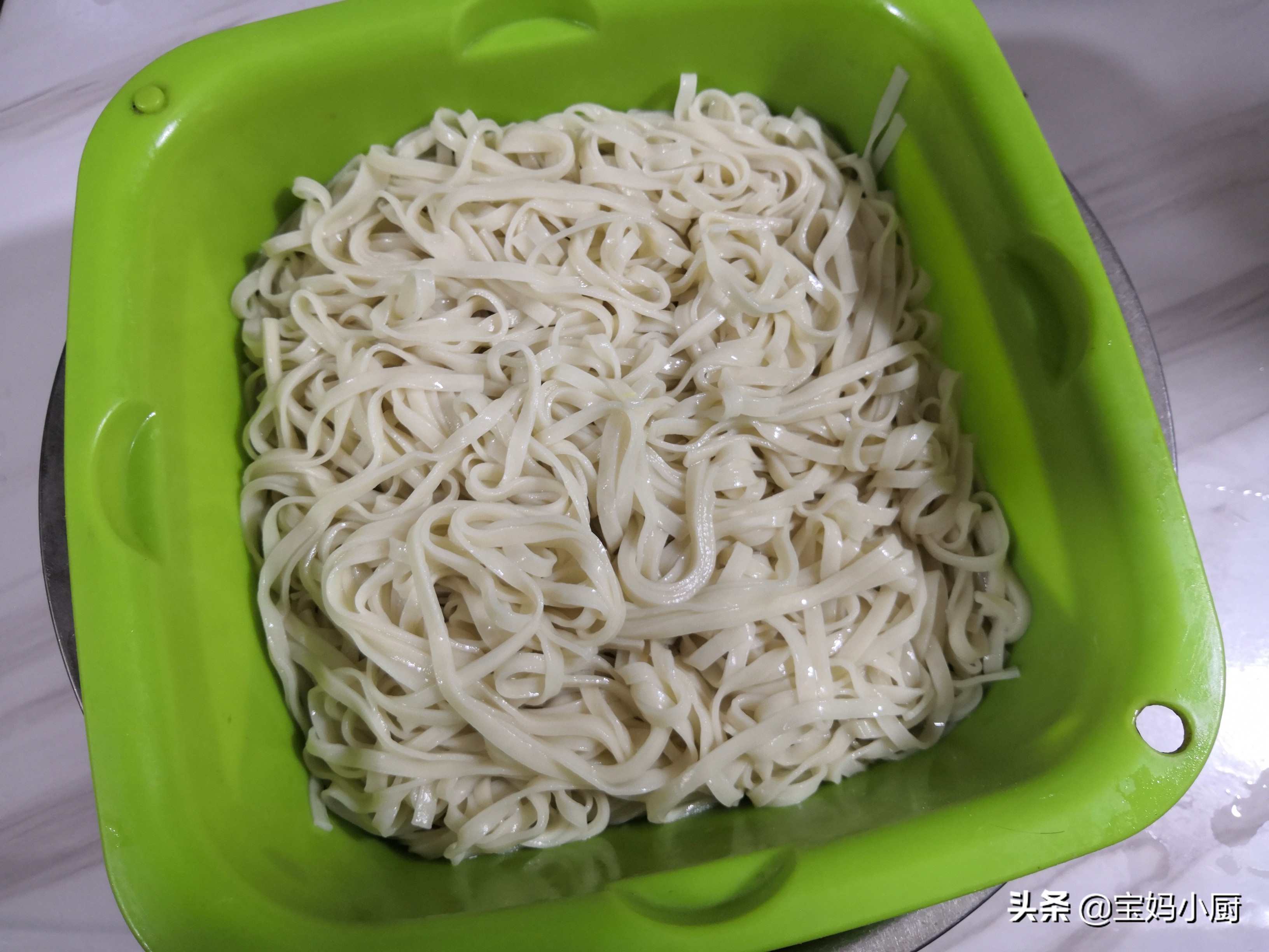 哪里的挂面条口感最好,炒细挂面条简单的家常做法