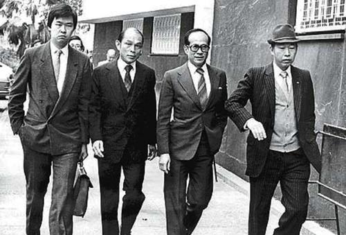 他19岁与人合资开杂货店，日后成为商界富豪，他是如何做到的？