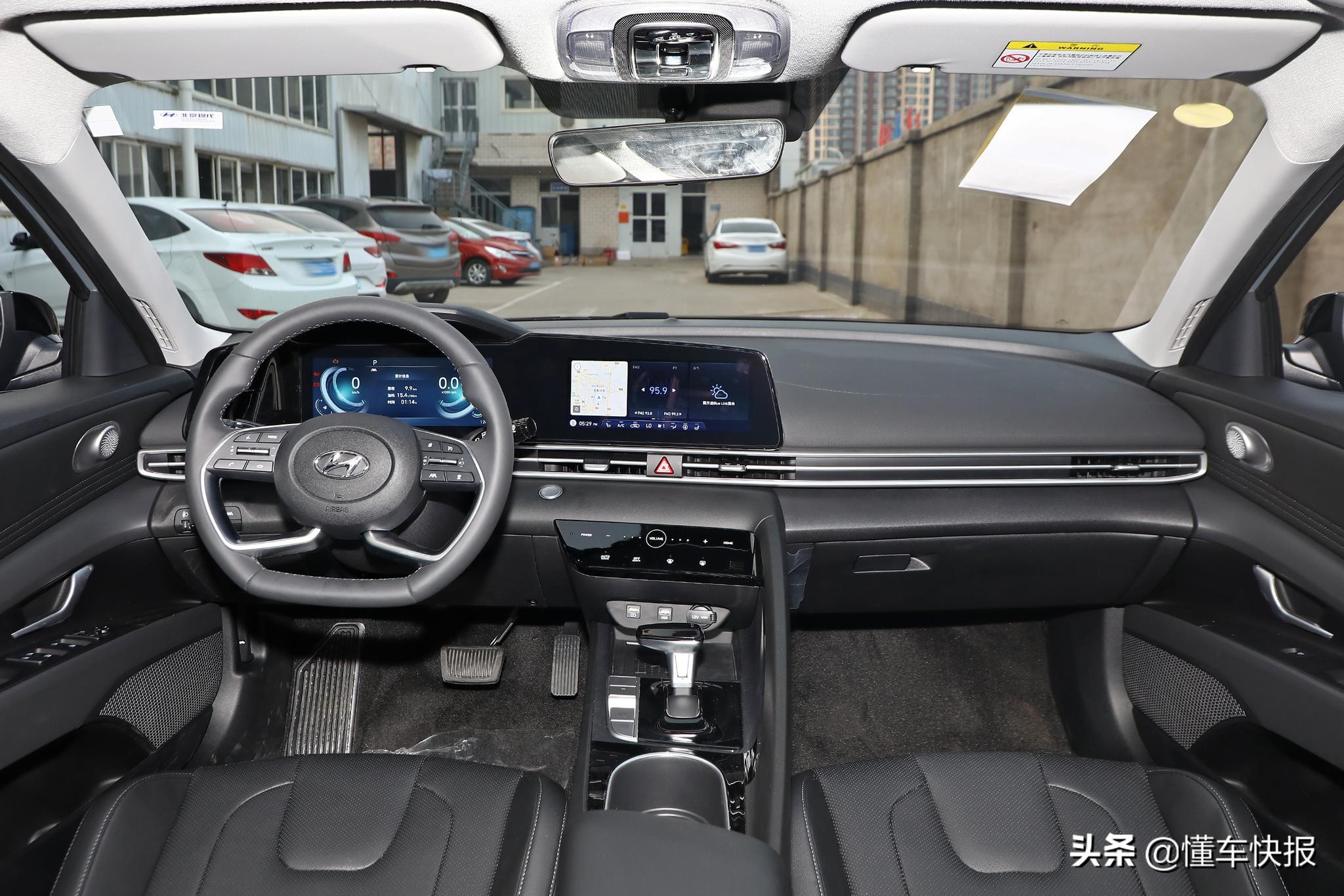 现代伊兰特空间颜值介绍,北京现代第七代伊兰特1.5t和1.4