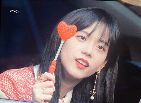 女朋友肚子疼安慰的暖心句子,女孩子说肚子痛神回复