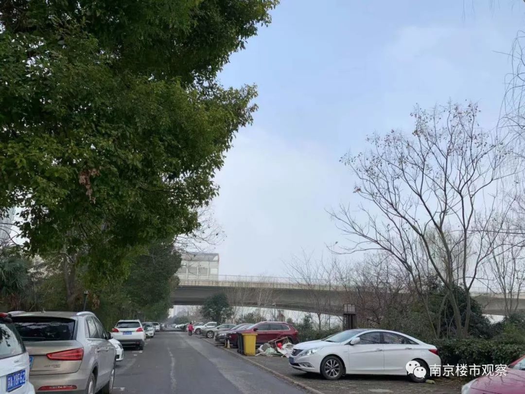 房价从1万8跌到7千多,房价腰斩老业主羡慕嫉妒恨