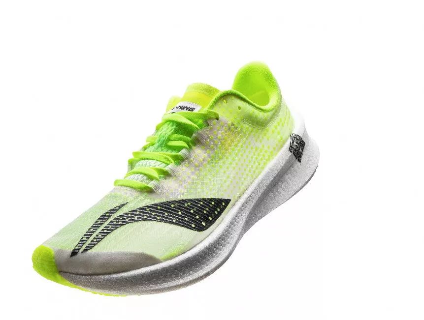 李宁超轻19和安踏跑鞋哪个好,公认脚感最好的10双国产跑鞋安踏