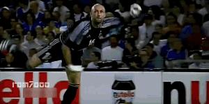 如何加快足球触球频率,足球第一脚触球视频