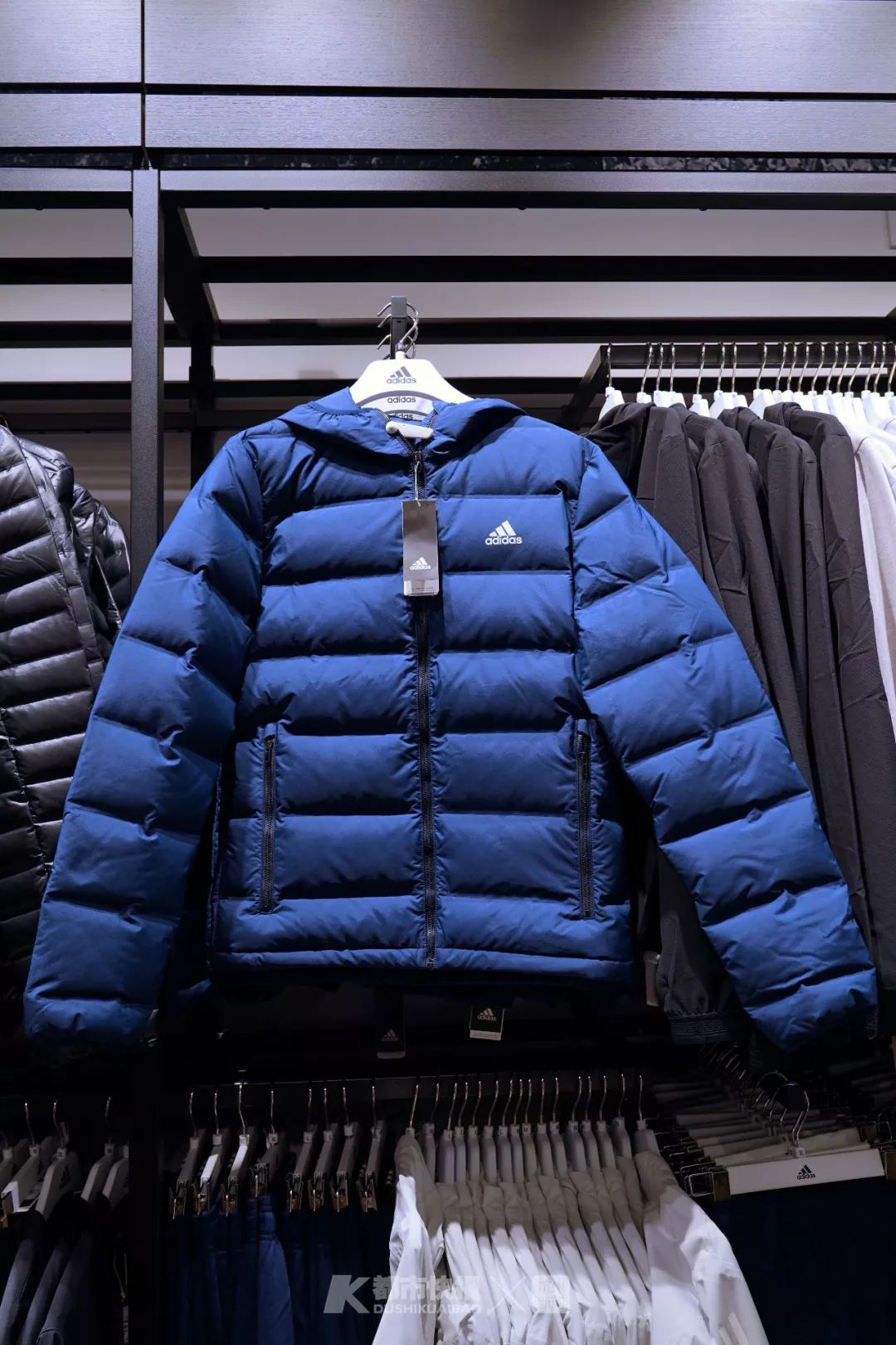 你的耐克阿迪可能是假的,身上穿了假的耐克