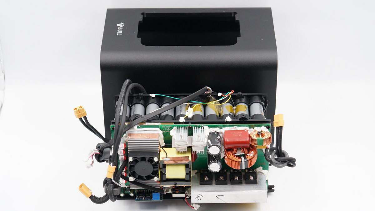 公牛便携式电源拆解,公牛1800w户外电源拆解