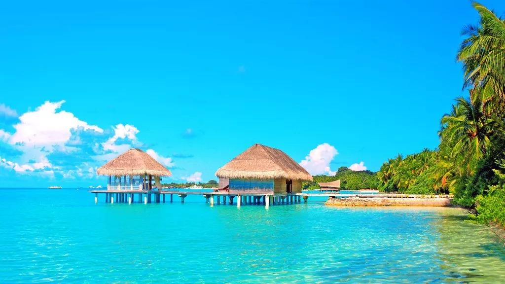 马尔代夫七星选岛全攻略,马尔代夫沙滩别墅出海游泳