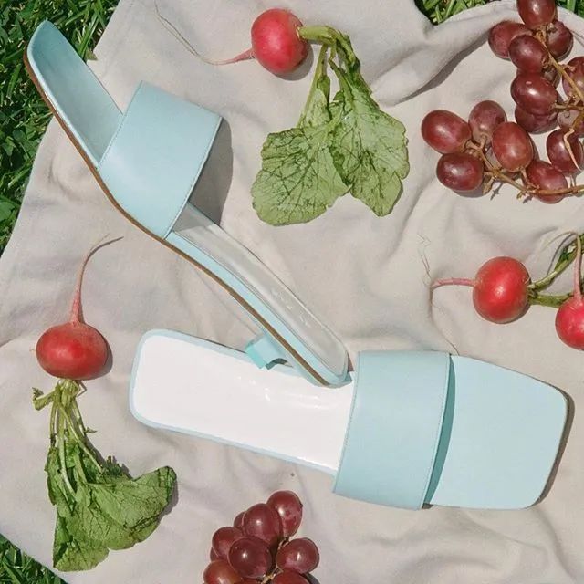 今年最流行的方跟凉鞋,又好看又好穿的凉鞋