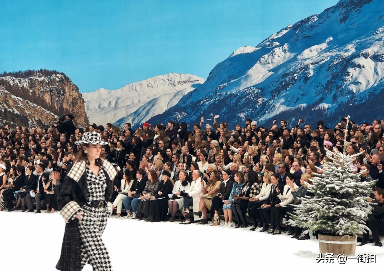 克里斯汀穿香奈儿图片,克里斯汀黑衣造型