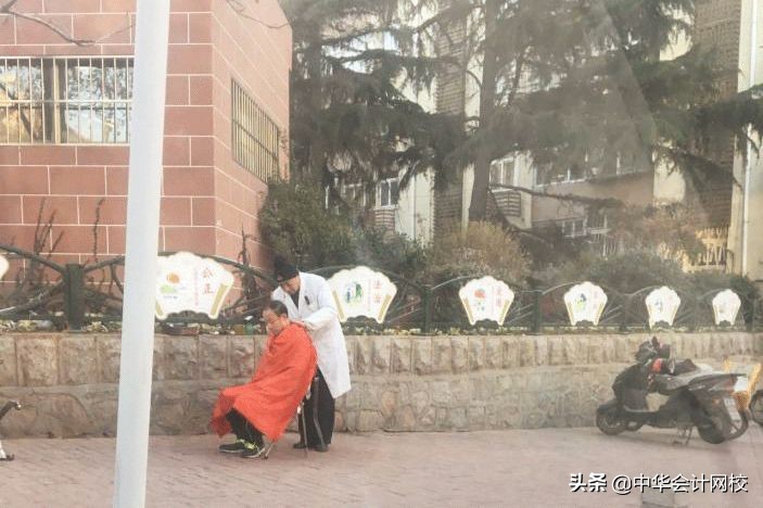 火车卧铺怎么老是买不到,火车卧铺很难买到