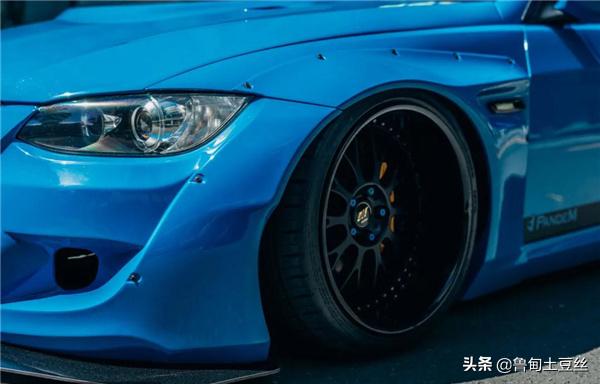 「毂锐驰」一台融入了JDM元素的宝马E93335i