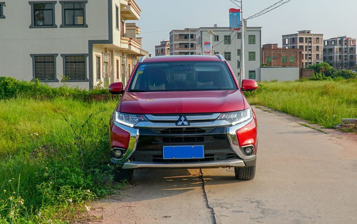 欧蓝德选2.0还是2.4油耗差别大吗,欧蓝德荣耀版配置油耗