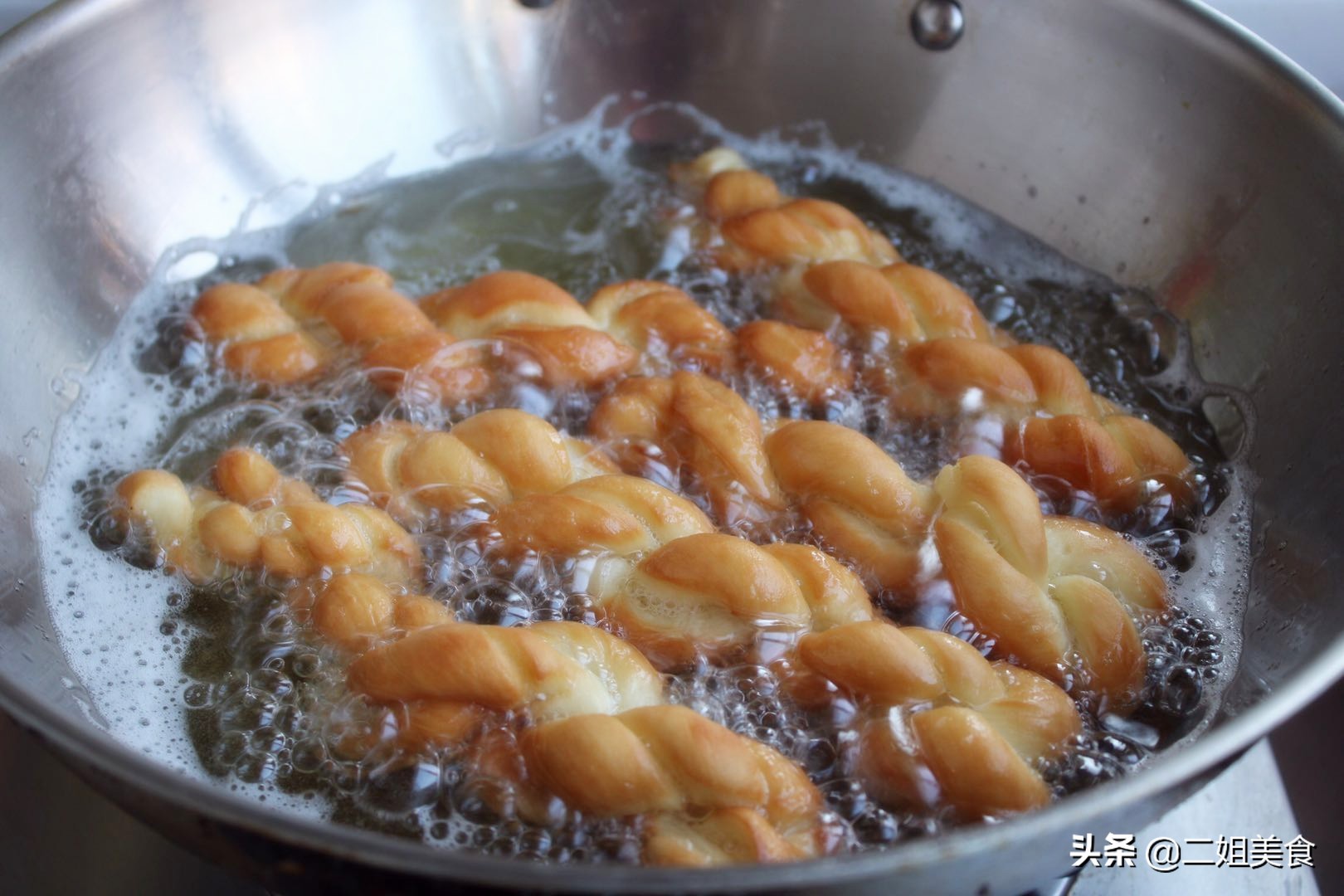 麻花不脆了怎么做成别的美食,麻花不油制作方法