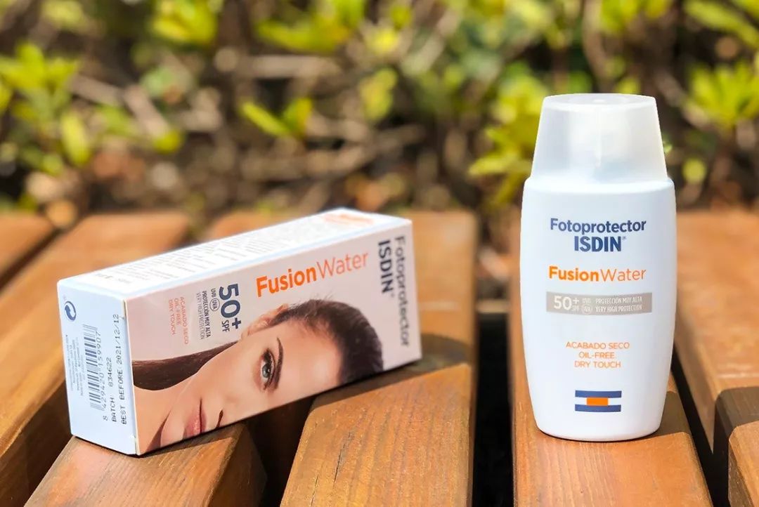 一到夏天就断货？这支水做的防晒液轻薄隐形，西班牙运动队同款！