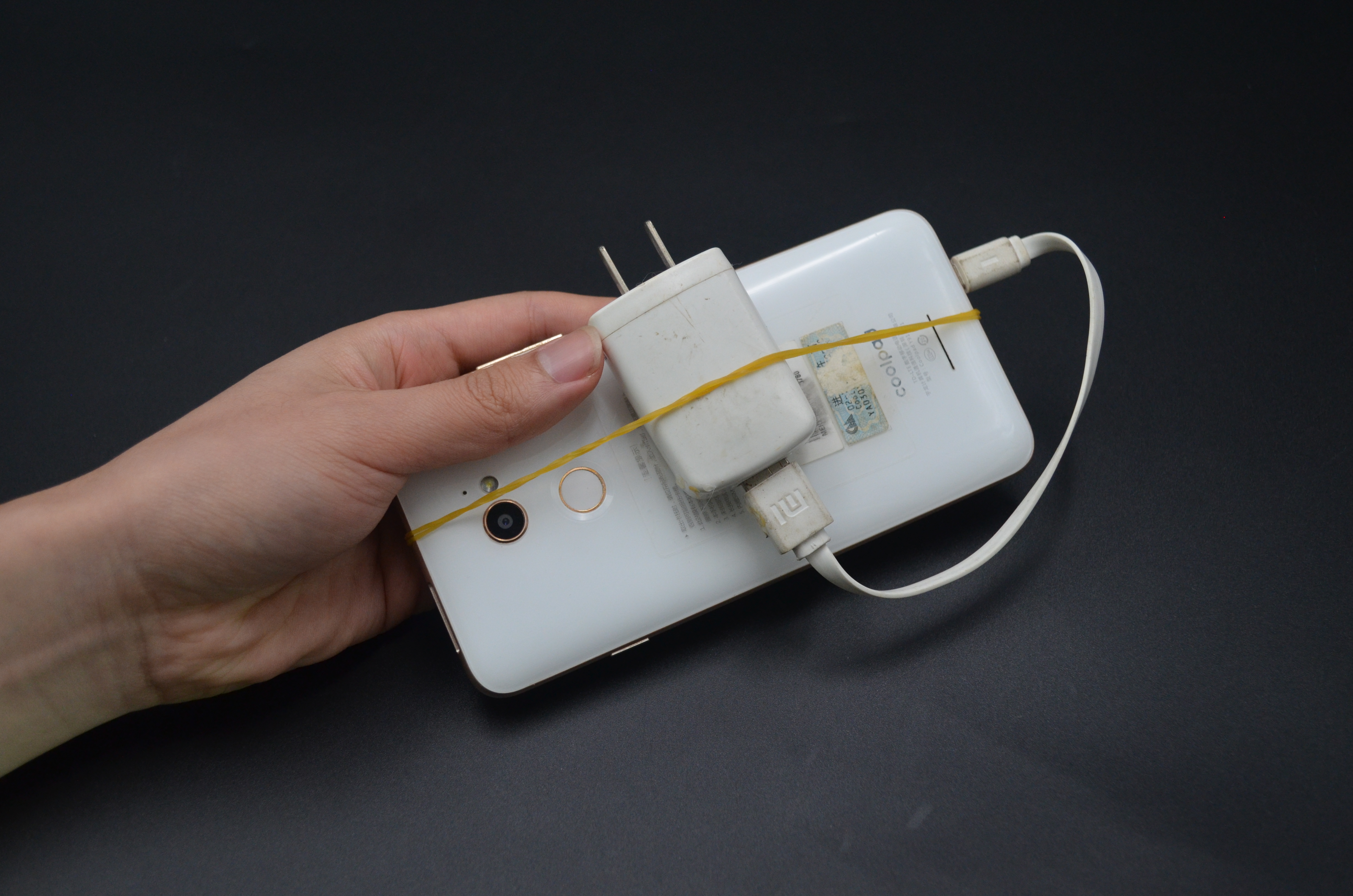 充电线插头太短怎么办,手机充电插头弯了怎么弄直