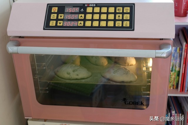 全麦葡萄干面包,抹茶全麦葡萄干面包