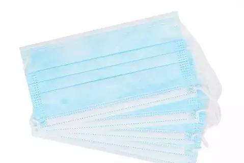 千万别低估雾霾的危害！你以为平时戴的口罩有用？天真！