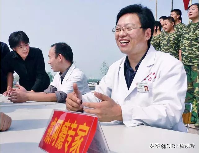 电击孕妇、老人、未成年，这个变态恶魔竟被家长捧上神坛