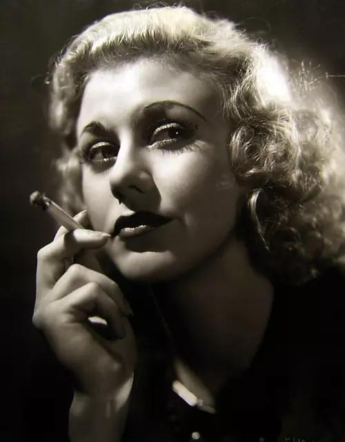 好莱坞50位最伟大明星，费雯丽赫本梦露泰勒褒曼嘉宝谁最美？