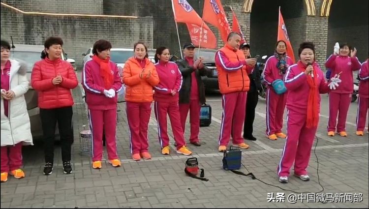 海州体育馆一路同行健步队,连云港微马海州健步队