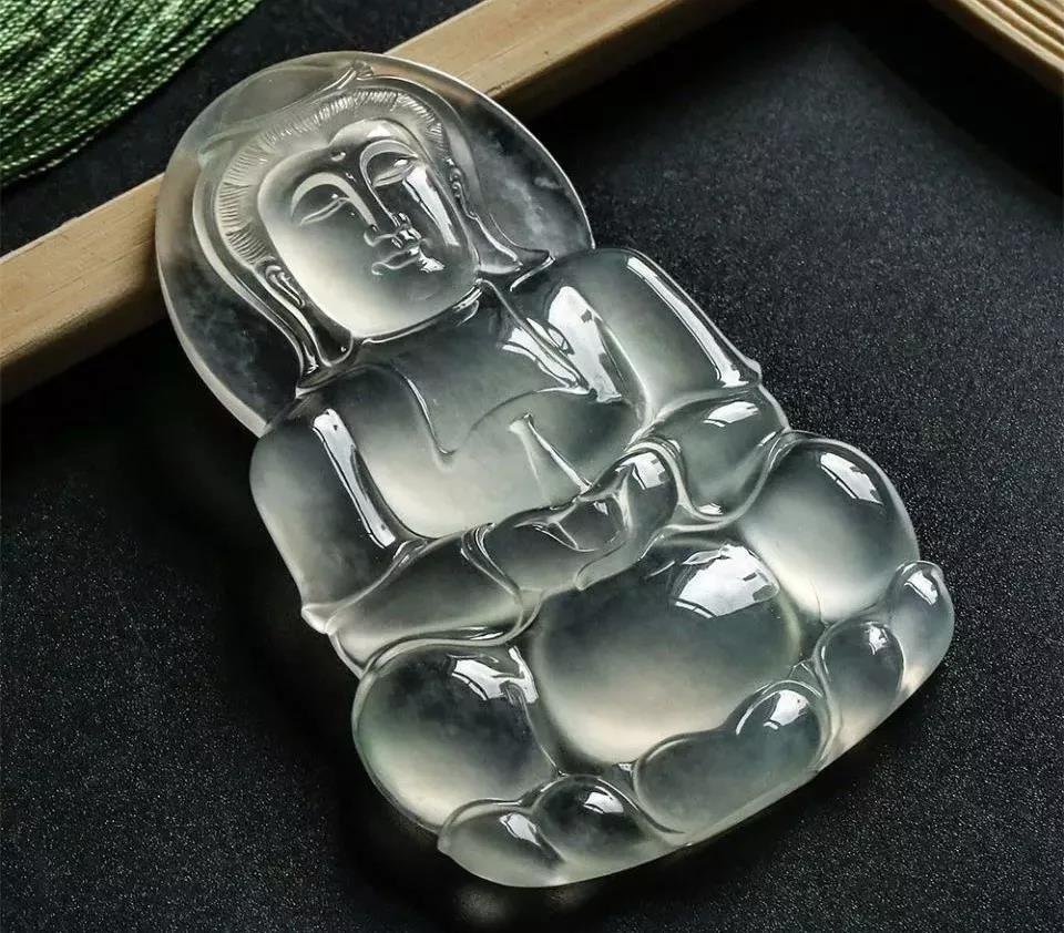 好的翡翠挂件是什么样的呢,怎样选购翡翠挂件