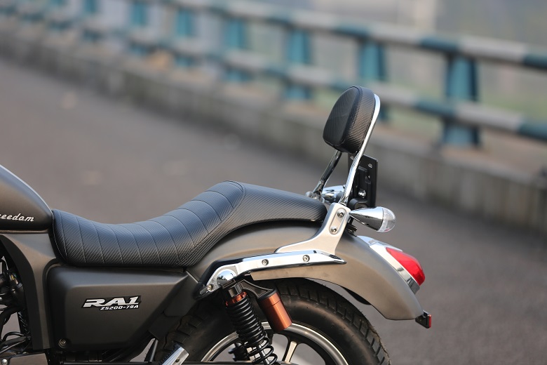 高性价比国产太子车，203cc单缸风冷，极速115，适合新手