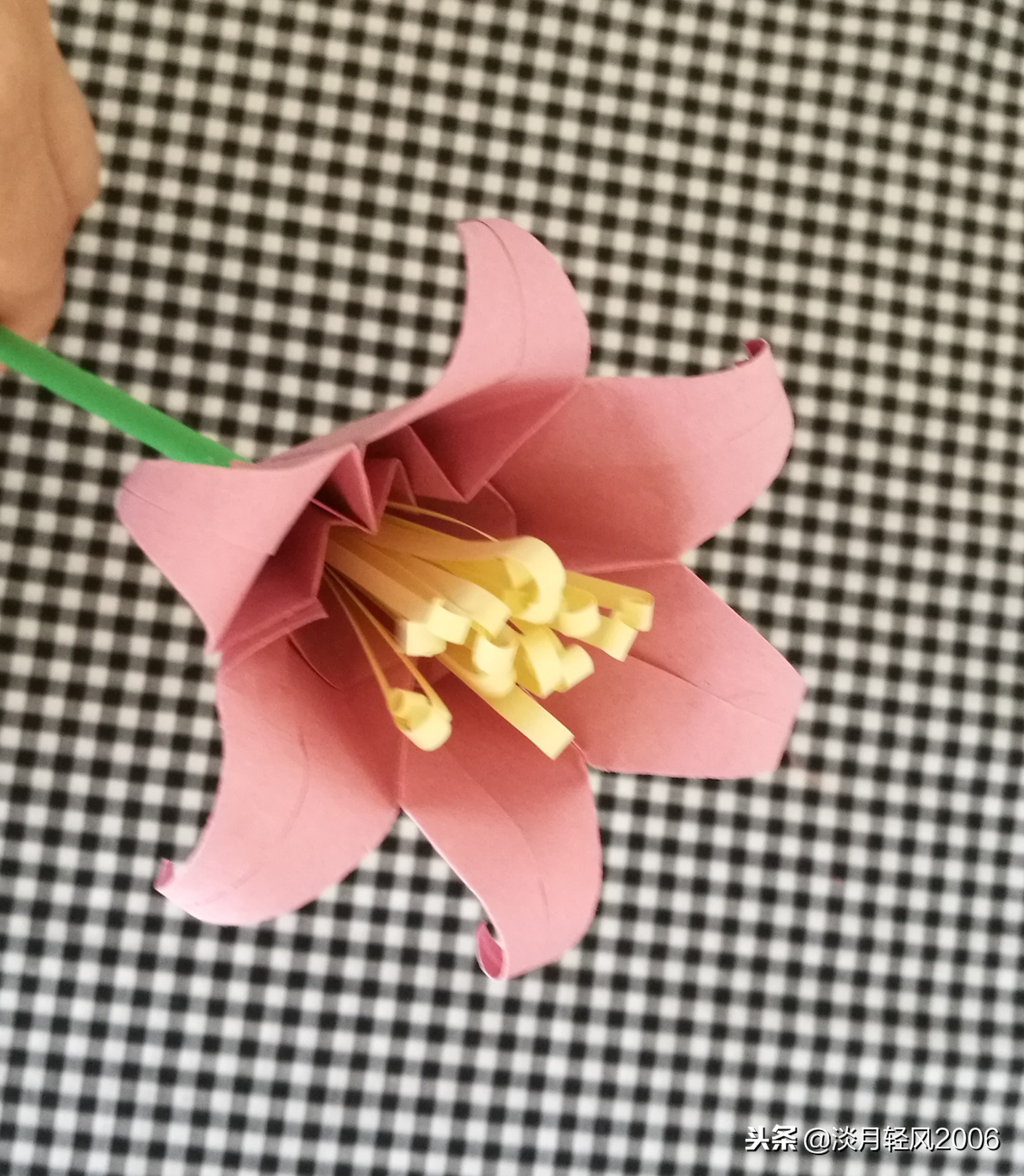 手工百合花制作幼儿园,百合花幼儿手工