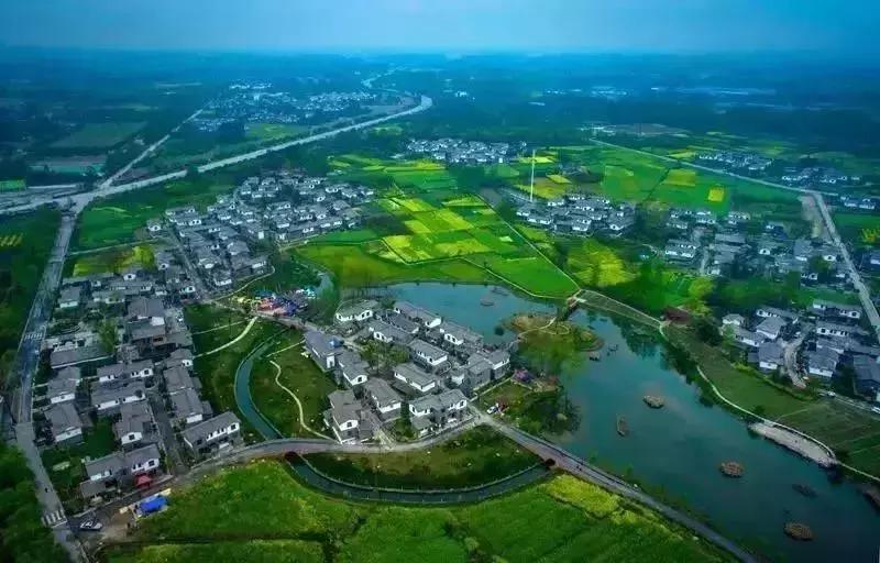 成都公交优化13条线路 (为进一步与市民接驳成都调整公交)