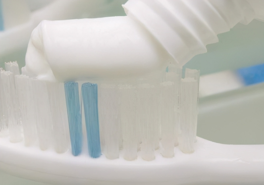 牙膏属于酸性物质吗,牙膏是碱性吗