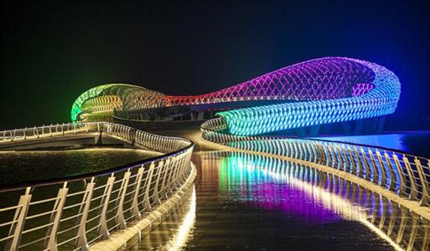 这可能是一个放错了位置的豪宅，见过这个项目的人这么说