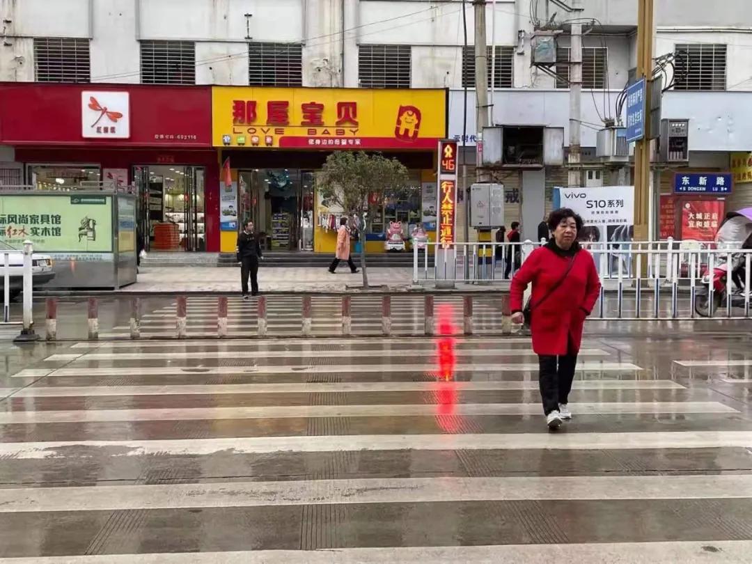 陇南行人闯红灯,陇南市行人闯红灯