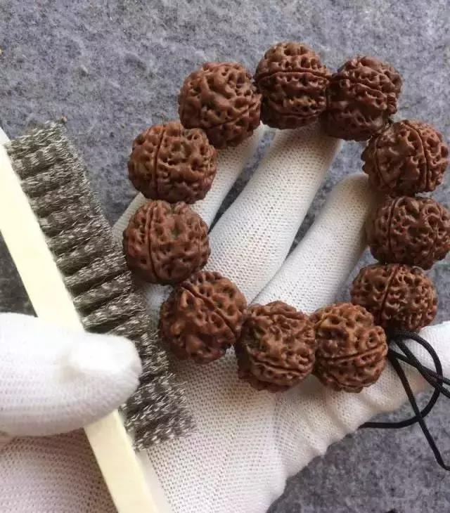 金刚菩提变黑怎么补救,金刚菩提变黑后用什么刷子