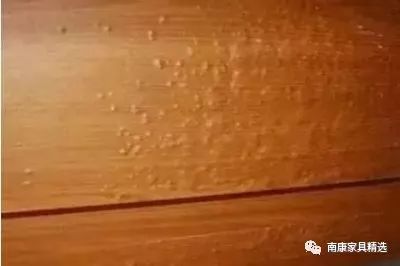 松木家具为什么会渗出松油,松木家具容易招白蚁吗
