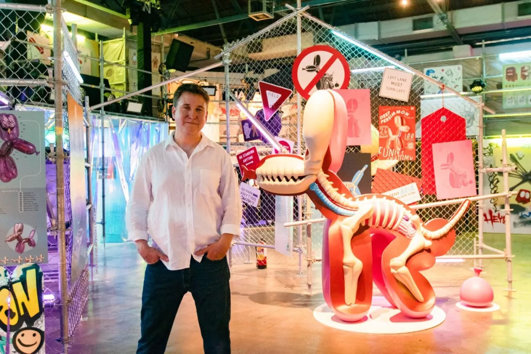 他肢解卡通人物,不但没毁童年,还倍受追捧