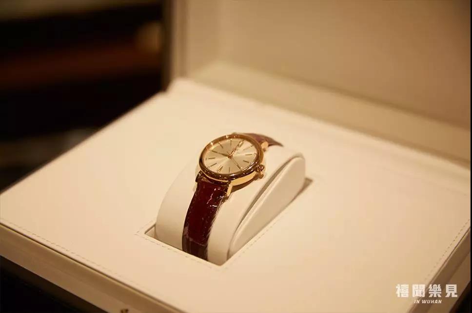 我膨胀了，在武商世贸广场的黄金珠宝手表区逛痴了迷