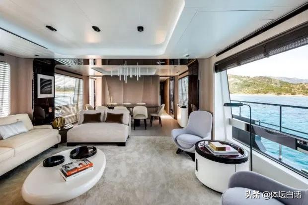 c罗豪气十足,c罗奢侈度假