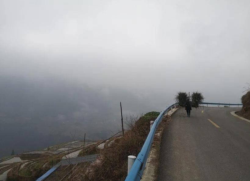 贵阳小伙骑摩托到拉萨,贵州小伙骑川崎去西藏