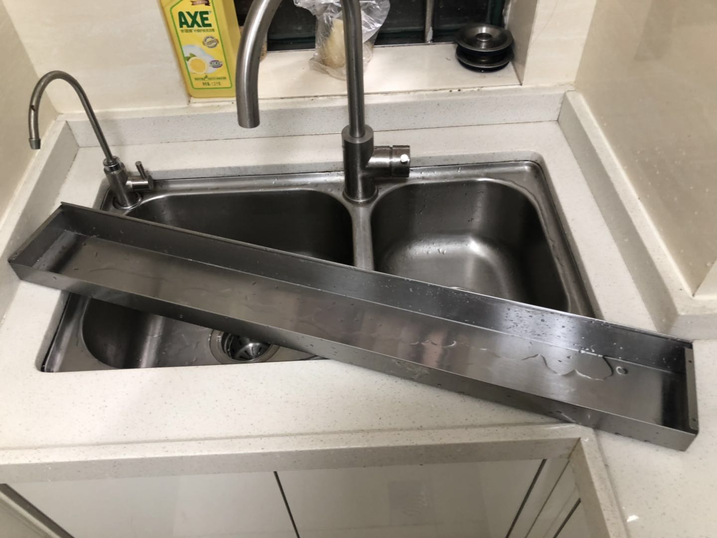 油烟机清洗铺保鲜膜,网状抽油烟机清洗小窍门