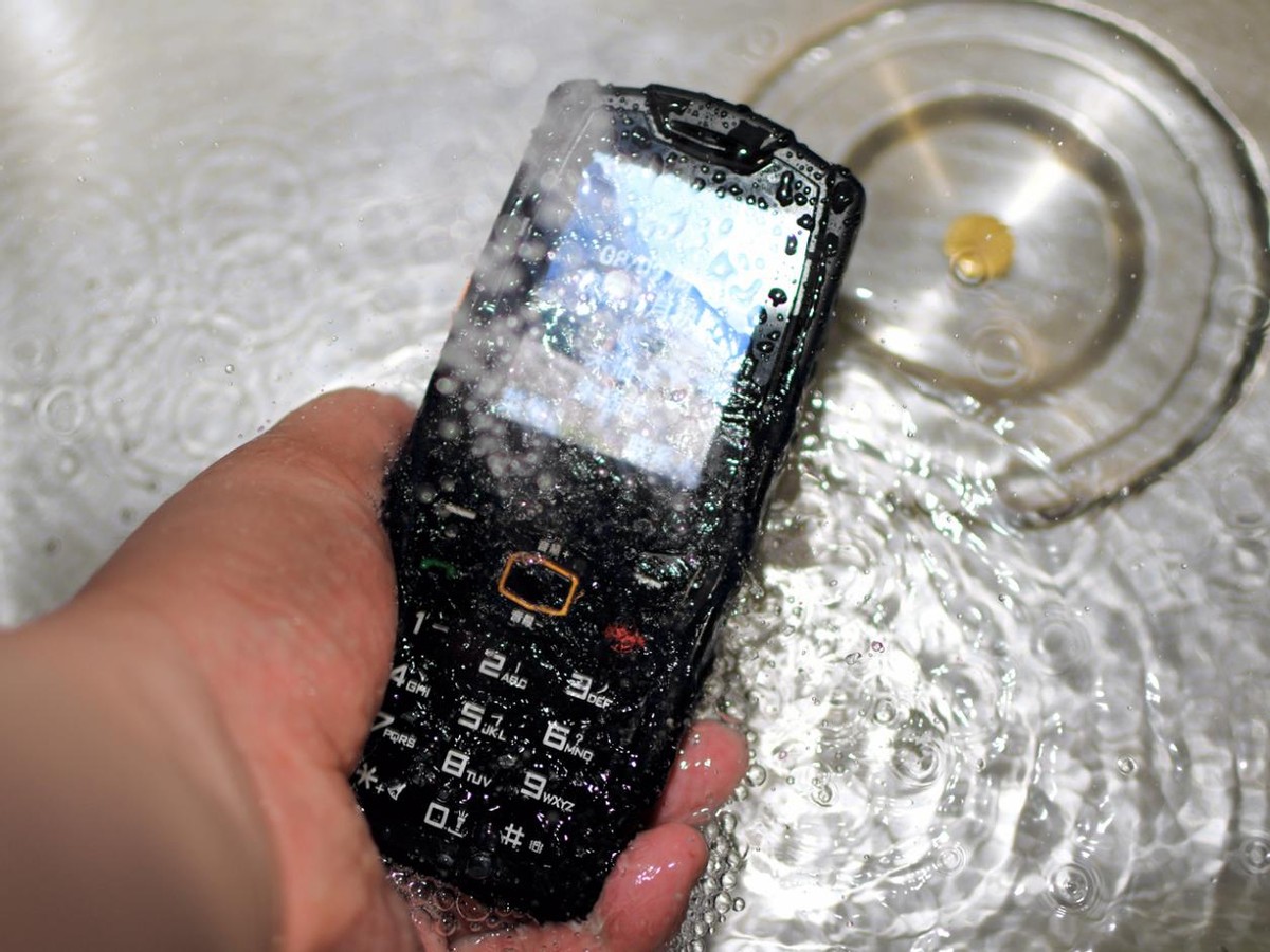 4G双卡超大声，自带微信的智能大哥大，让老年人也能用上健康码