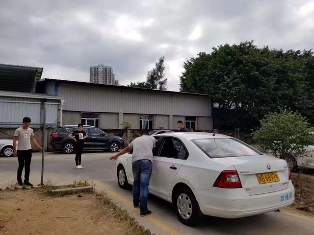 老师？教练？心理辅导员？都是！驾校的教练现在是全能……