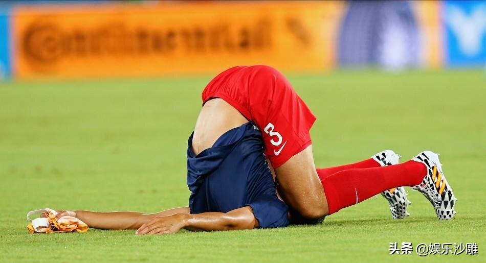 老公看世界杯老婆问问题很崩溃,老公和老婆看世界杯的搞笑对话