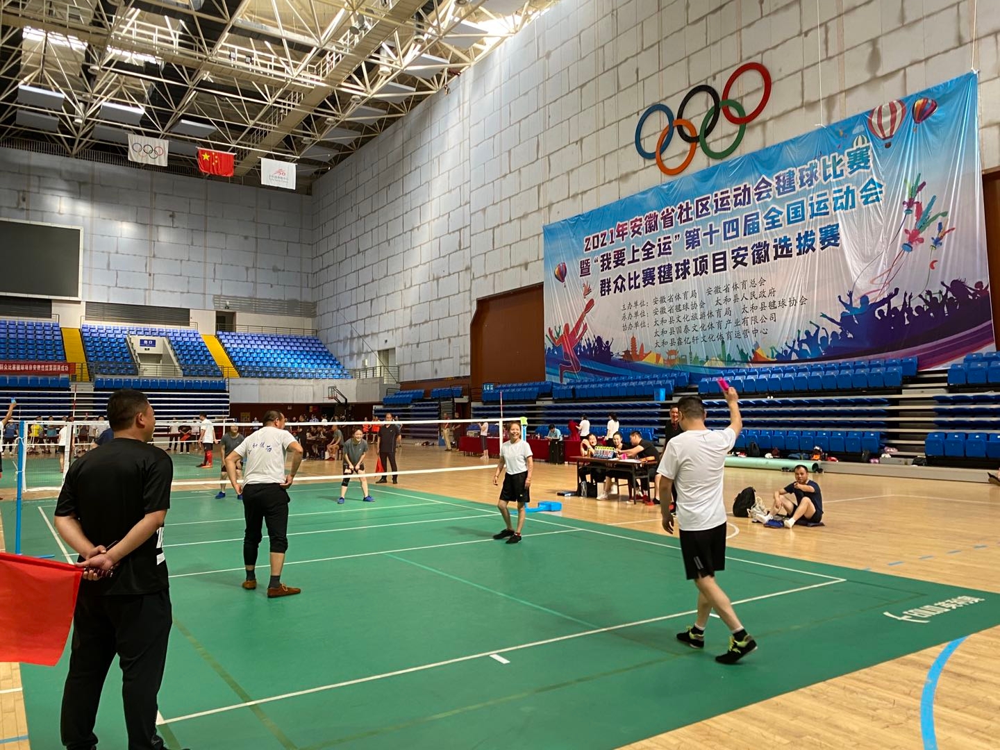 小小毽球空中飞舞,让毽球飞起来