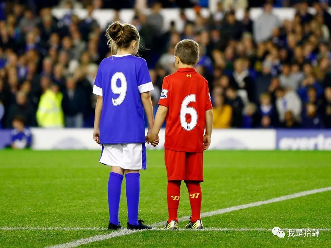 利物浦队歌你永不独行最震撼版本,利物浦夺冠后唱永不独行