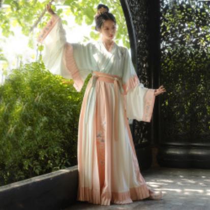 历史上的魏晋服装,魏晋时期女子的主流服饰款式