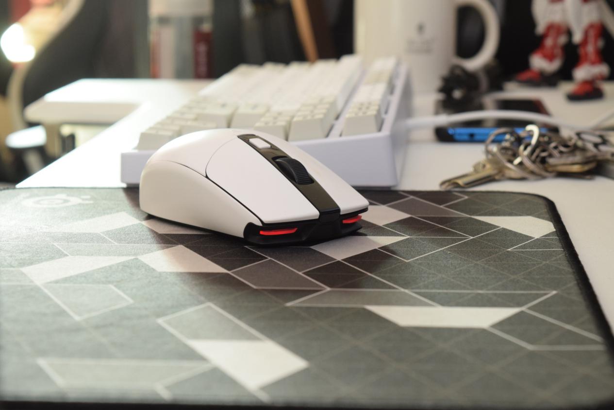 入门级无线游戏鼠标推荐哪款,既能有线又能无线电竞鼠标推荐