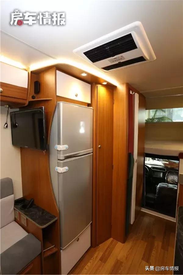 可在城市代步又可旅行的t型房车,中轴低顶b型商务房车30万到40万